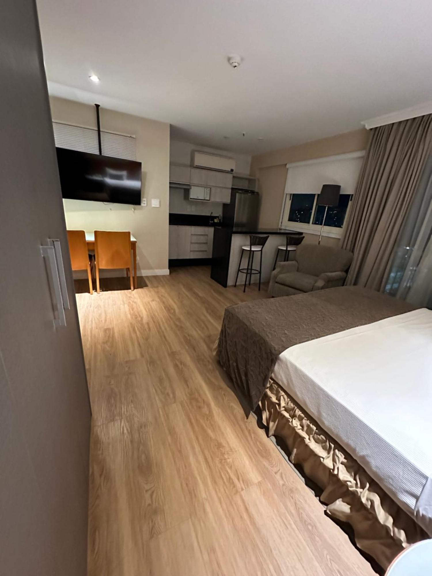 Barra Da Tijuca - 9 - Flat Premium Com Cozinha, Fogao Cooktop, Geladeira Grande, Smart Tv Grande, Lindo E Muitissimo Confortavel, Balsa Para A Praia Gratis E Estacionamento Gratuito 리오데자네이루 외부 사진