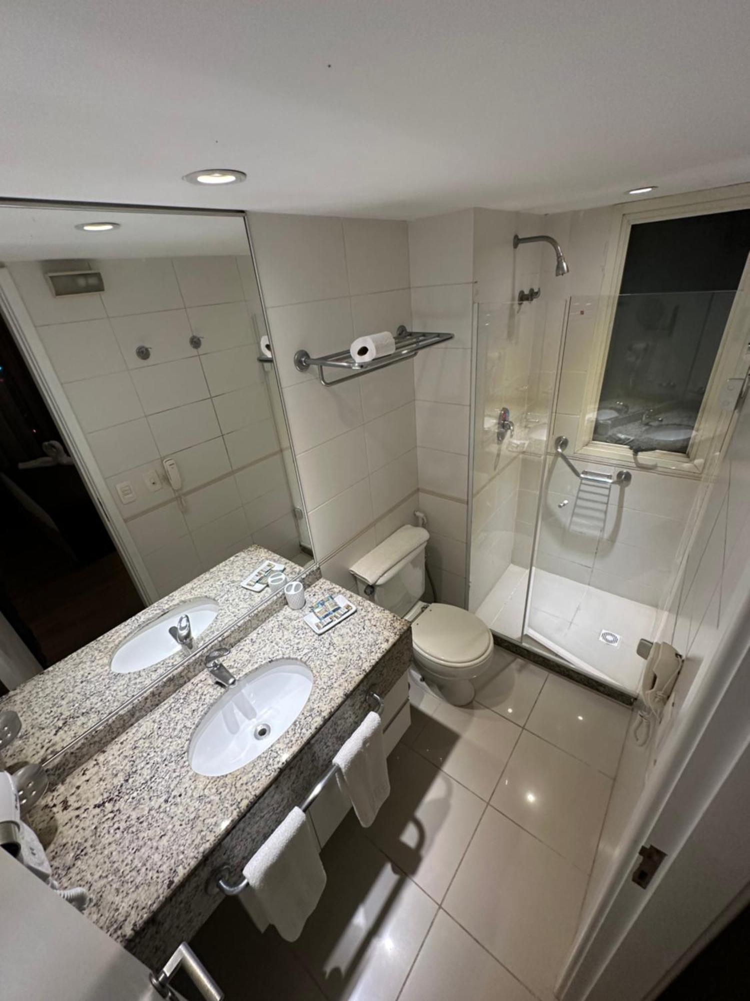 Barra Da Tijuca - 9 - Flat Premium Com Cozinha, Fogao Cooktop, Geladeira Grande, Smart Tv Grande, Lindo E Muitissimo Confortavel, Balsa Para A Praia Gratis E Estacionamento Gratuito 리오데자네이루 외부 사진
