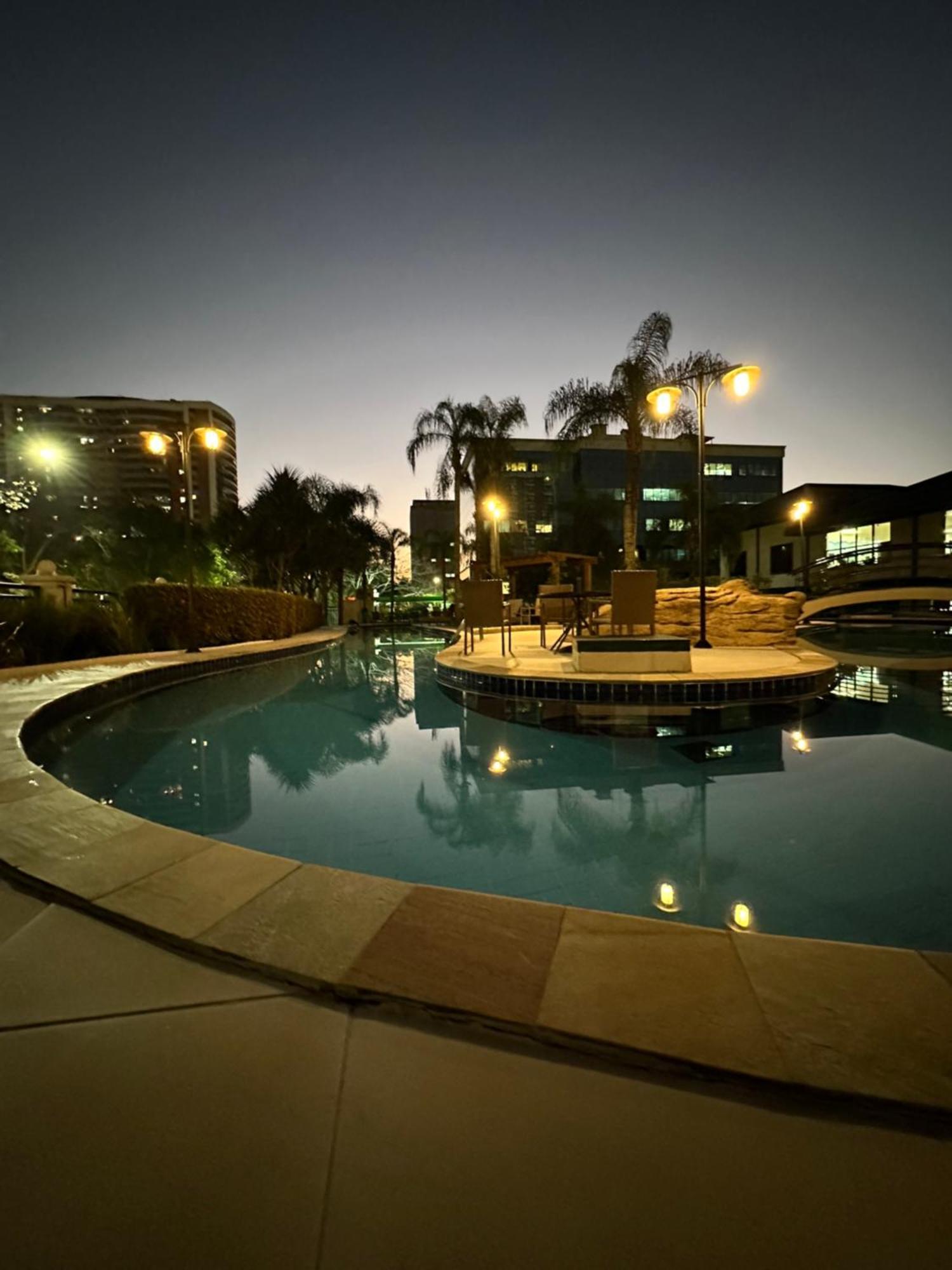Barra Da Tijuca - 9 - Flat Premium Com Cozinha, Fogao Cooktop, Geladeira Grande, Smart Tv Grande, Lindo E Muitissimo Confortavel, Balsa Para A Praia Gratis E Estacionamento Gratuito 리오데자네이루 외부 사진