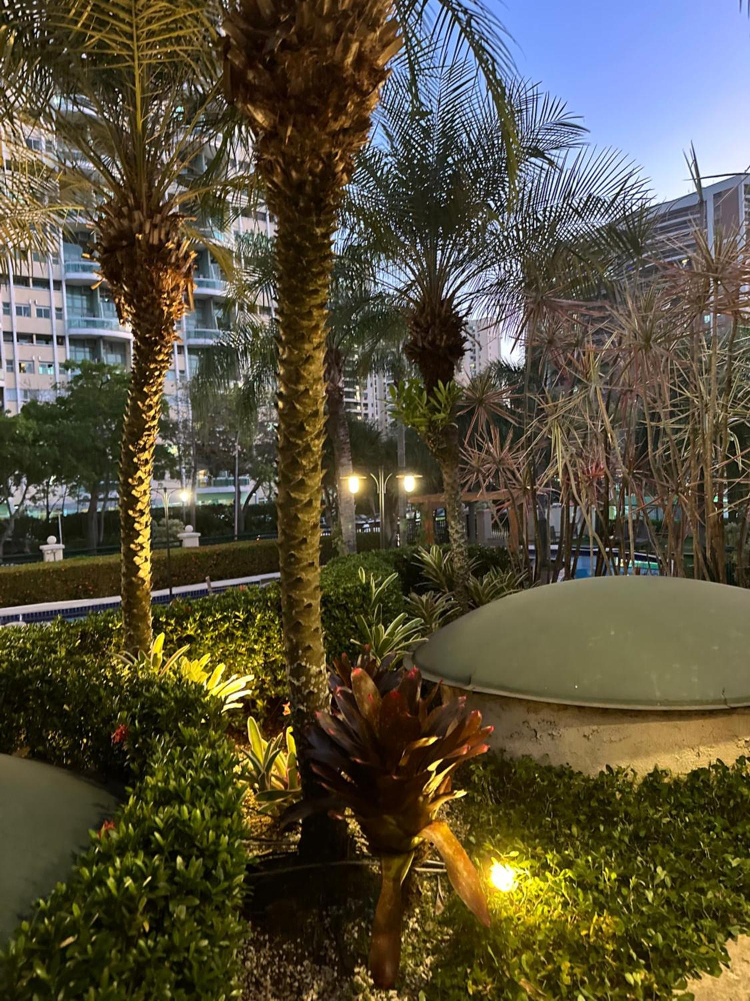 Barra Da Tijuca - 9 - Flat Premium Com Cozinha, Fogao Cooktop, Geladeira Grande, Smart Tv Grande, Lindo E Muitissimo Confortavel, Balsa Para A Praia Gratis E Estacionamento Gratuito 리오데자네이루 외부 사진